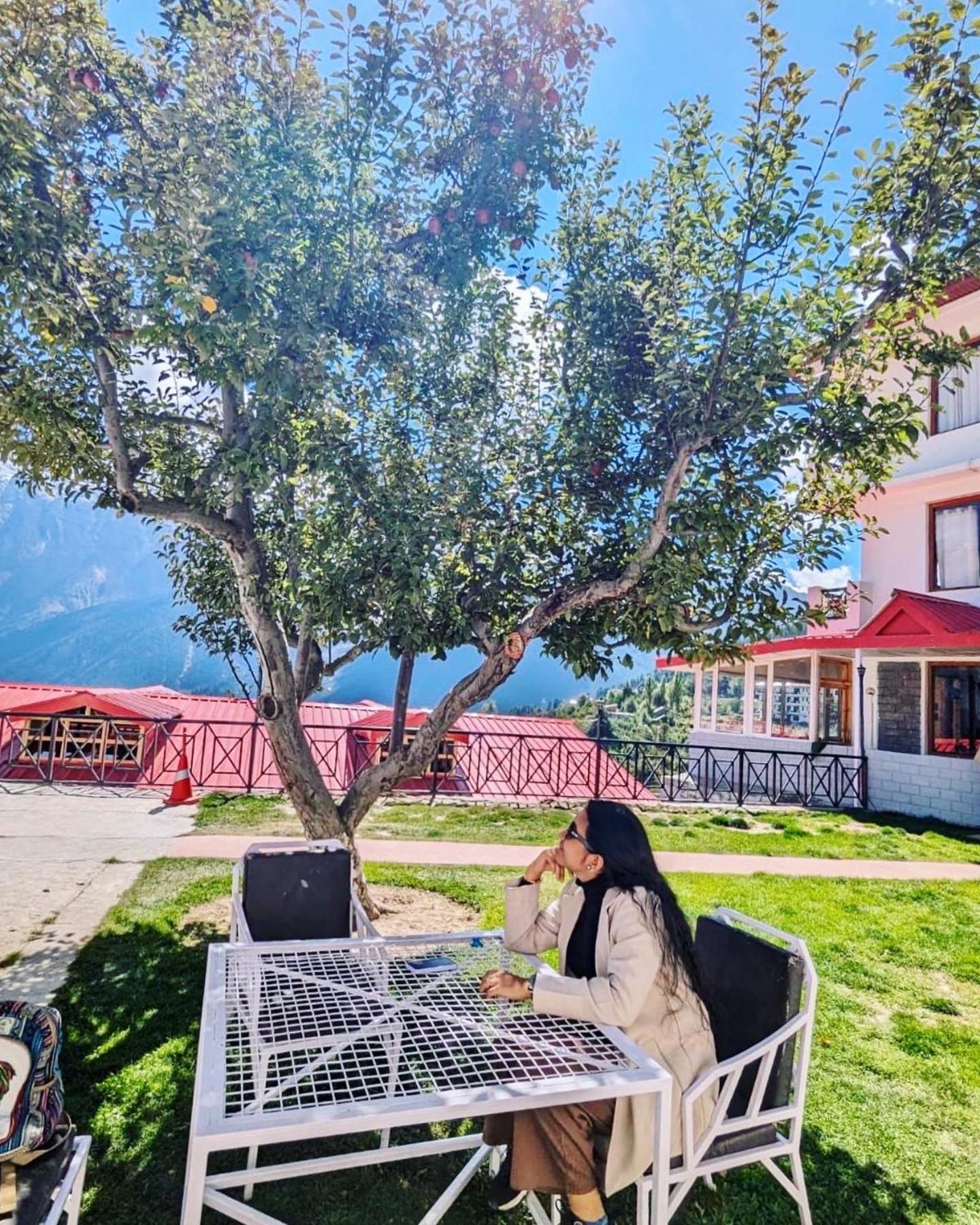 Hotel Rollingrang Kalpa Exterior photo